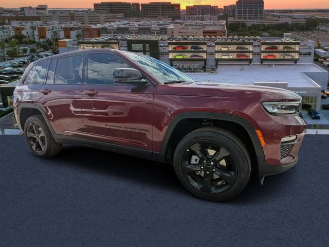 New 2025 Jeep Grand Cherokee Limited w/ Black Appearance Package