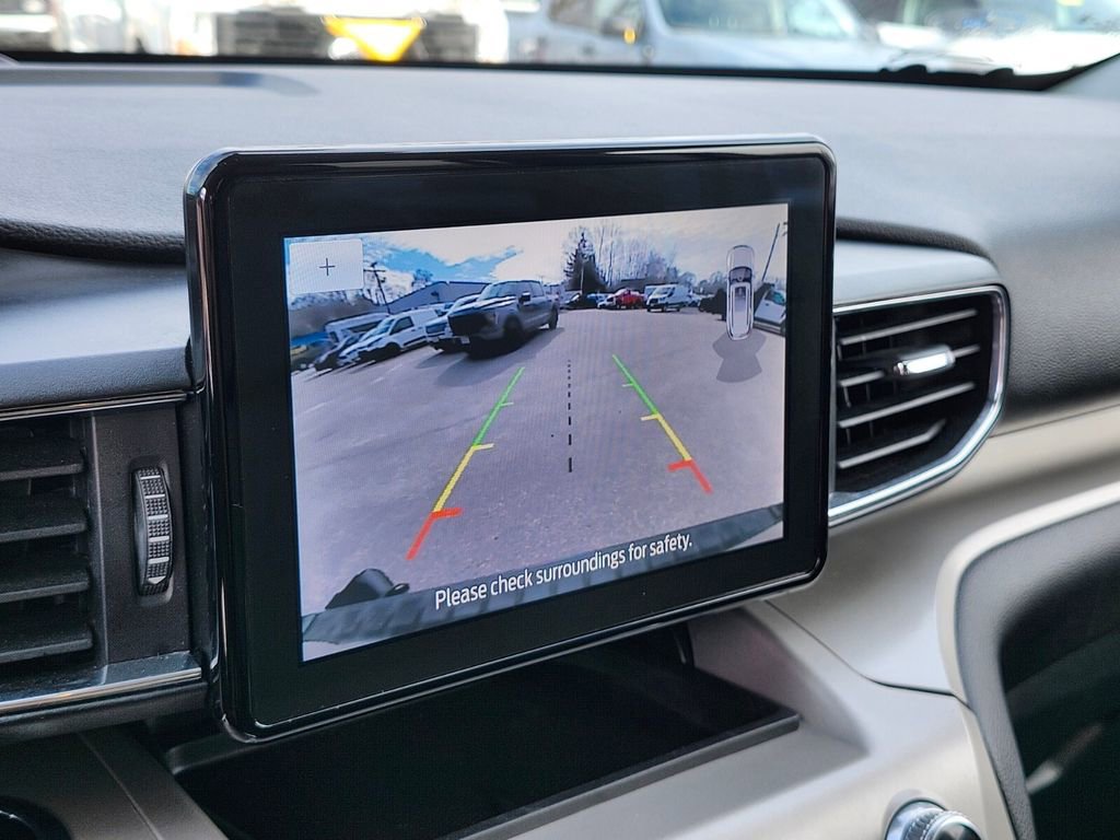 Certified 2022 Ford Explorer XLT w/ Equipment Group 202A image 24