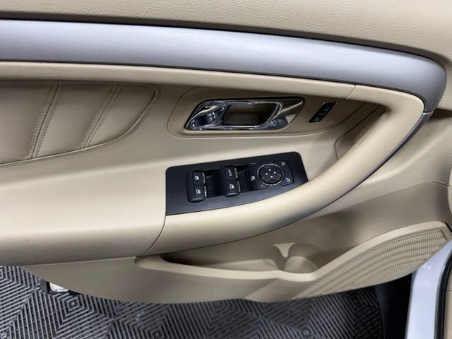 Used 2013 Ford Taurus SE FWD image 15