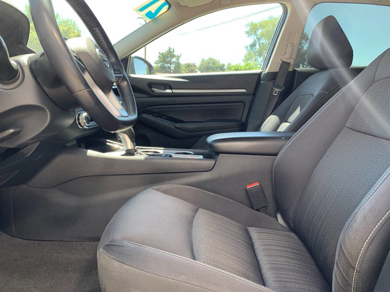 Used 2021 Nissan Altima 2.5 SV w/ SV Premium Package image 7