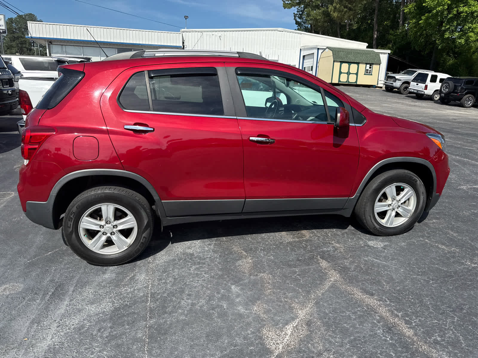 Used 2020 Chevrolet Trax LT w/ Driver Confidence Package AWD/4WD image 15
