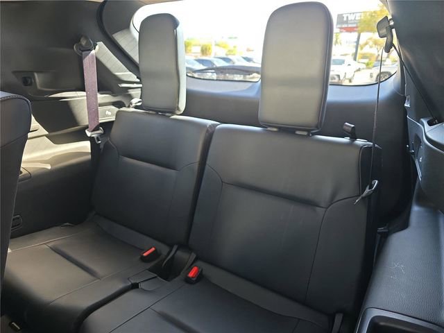 Used 2025 Mitsubishi Outlander SE image 9