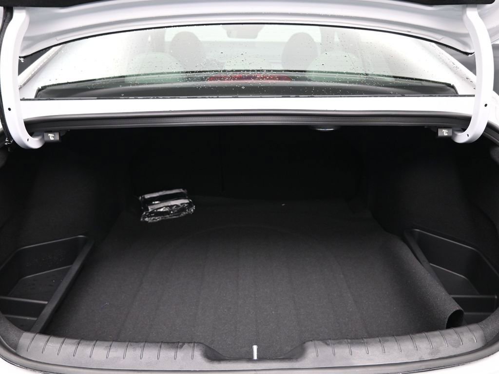 Used 2025 Hyundai Elantra Limited FWD image 32