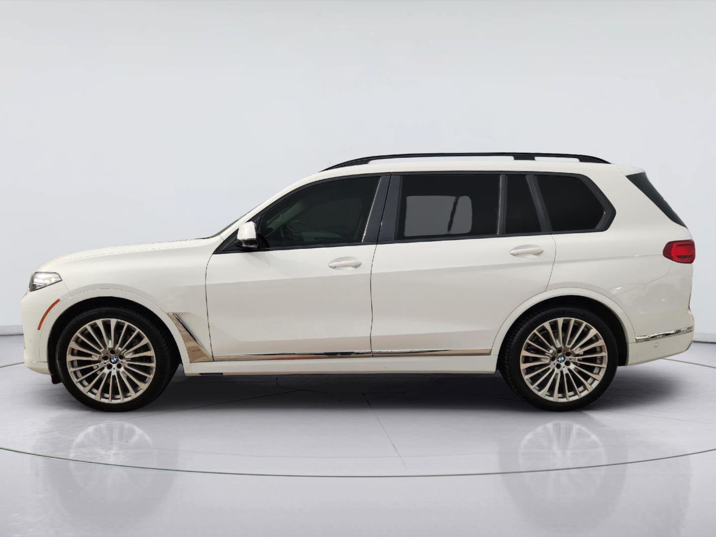 Used 2021 BMW X7 xDrive40i w/ Premium Package AWD/4WD image 4