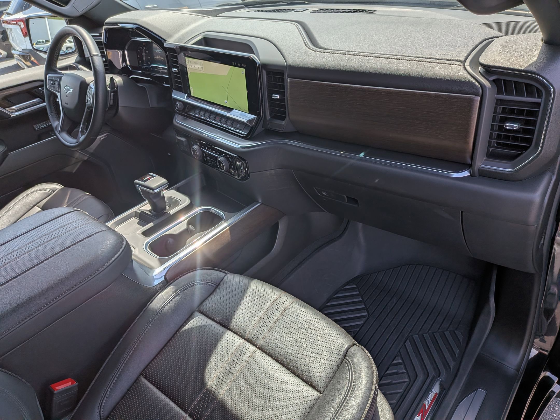 Used 2025 Chevrolet Silverado 1500 High Country w/ Midnight Edition image 40