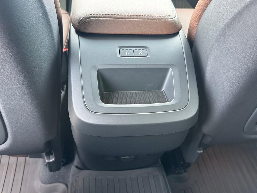 Certified 2023 Volvo XC60 B5 Plus w/ Climate Package image 10