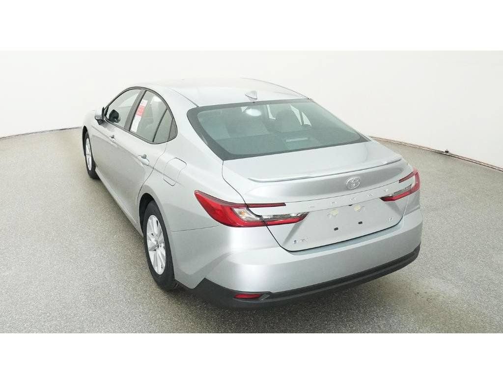 New 2026 Toyota Camry Hybrid FWD image 8