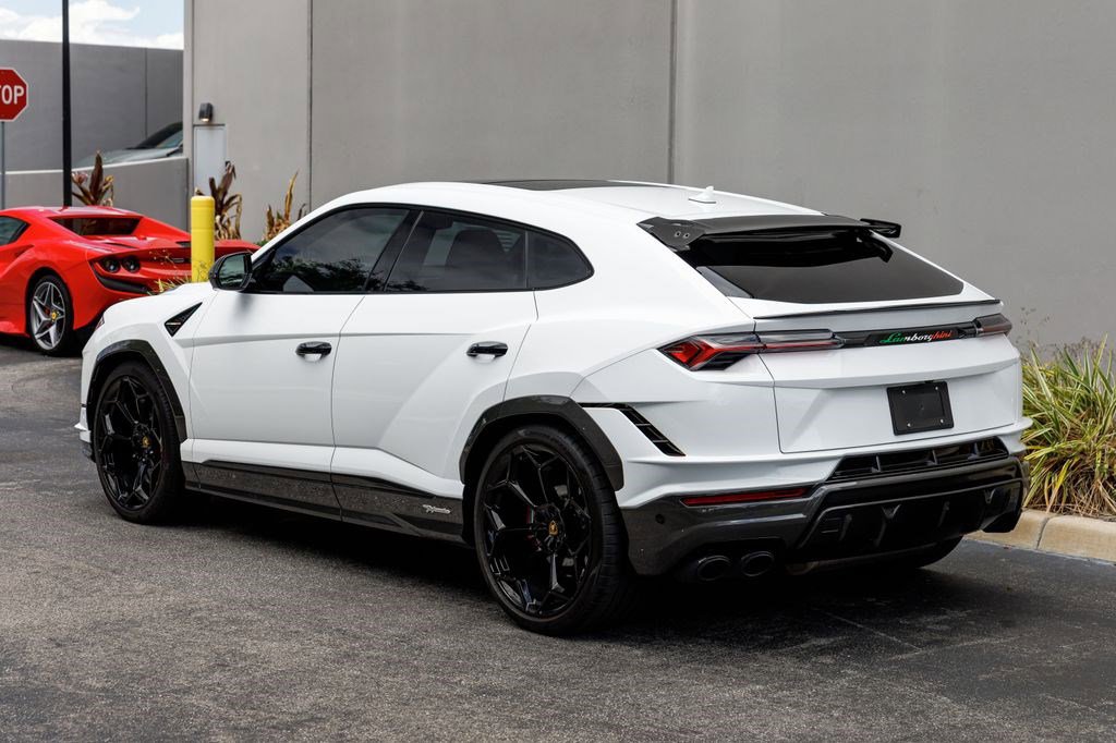Used 2024 Lamborghini Urus Performante image 3