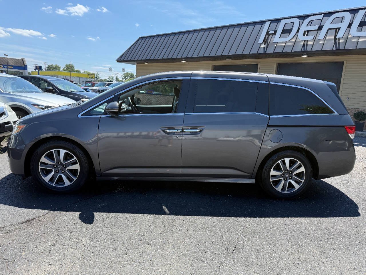 Used 2016 Honda Odyssey Touring Elite image 8