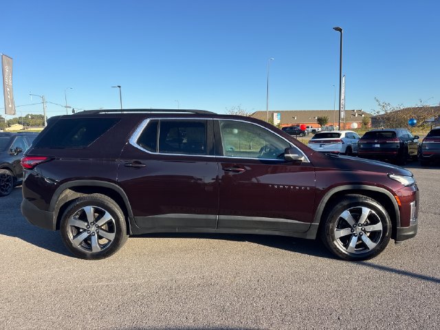 Used 2022 Chevrolet Traverse LT w/ LT Premium Package AWD/4WD image 6