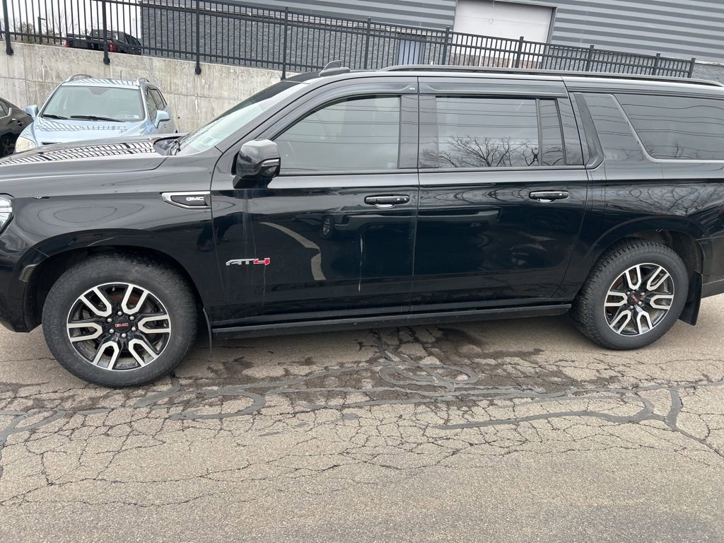 Used 2021 GMC Yukon XL AT4 w/ AT4 Premium Plus Package image 3