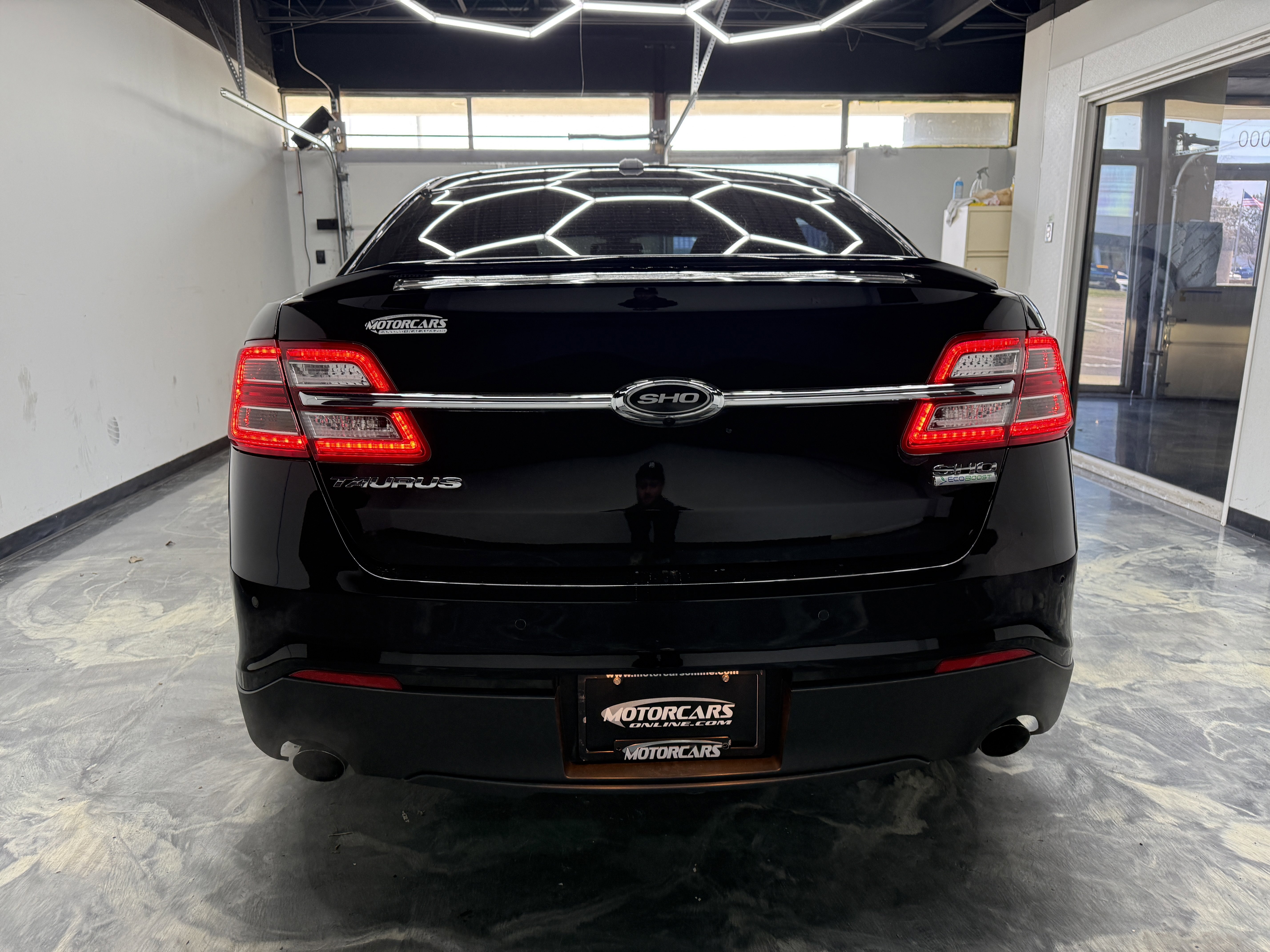 Used 2018 Ford Taurus SHO w/ Sho Performance Package image 4