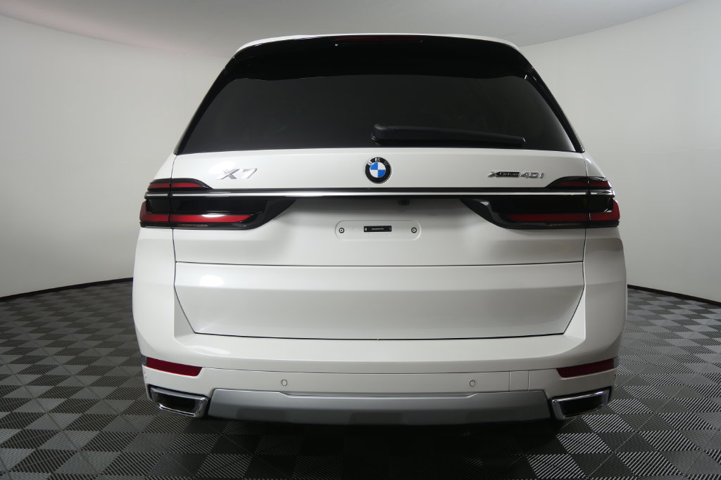 Used 2027 BMW X7 xDrive40i AWD/4WD image 5
