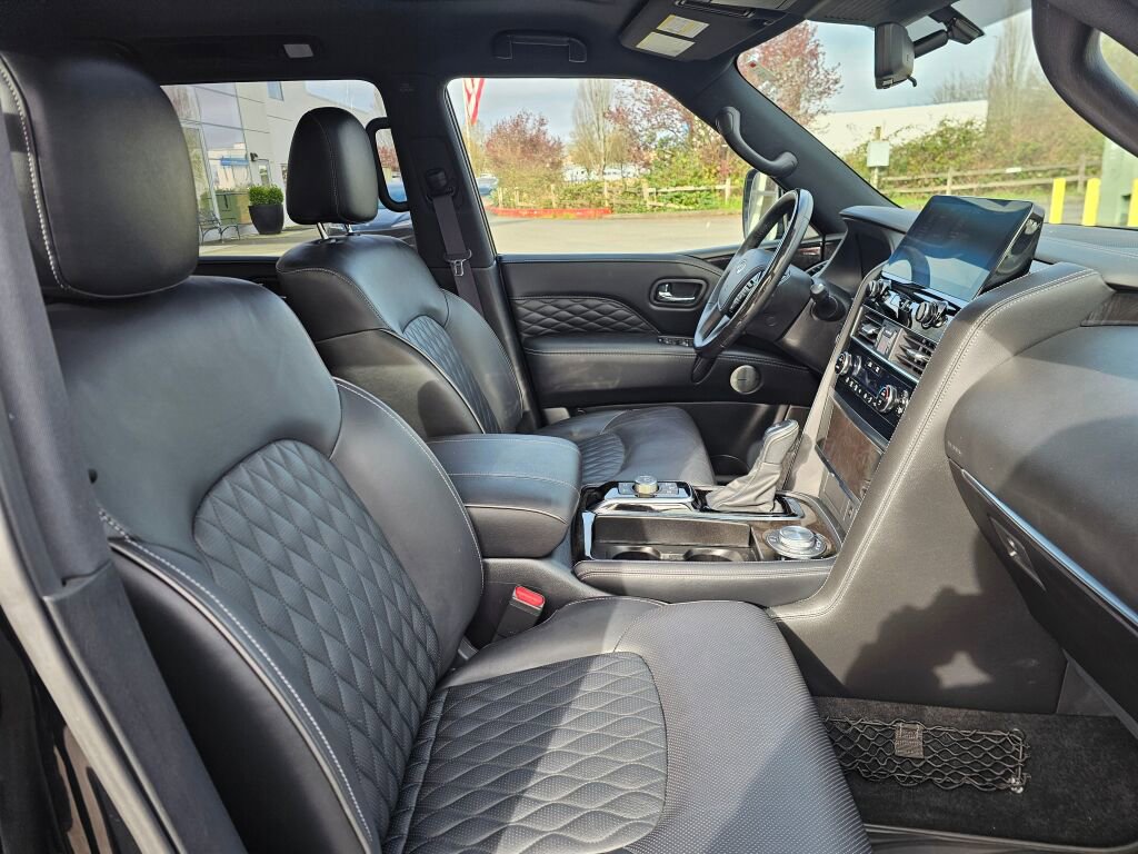 Used 2024 INFINITI QX80 Sensory AWD/4WD image 11