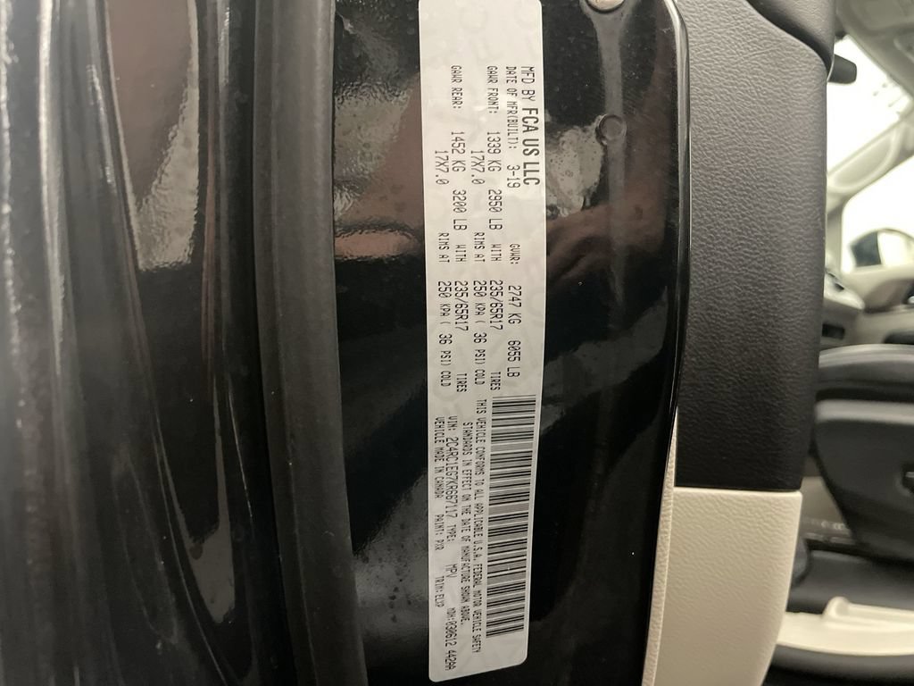 Used 2019 Chrysler Pacifica Touring-L Plus FWD image 27