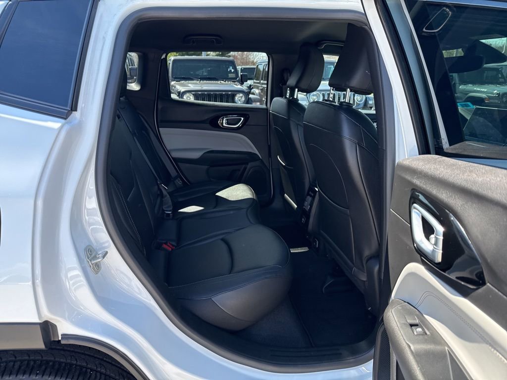 Certified 2025 Jeep Compass Limited image 24