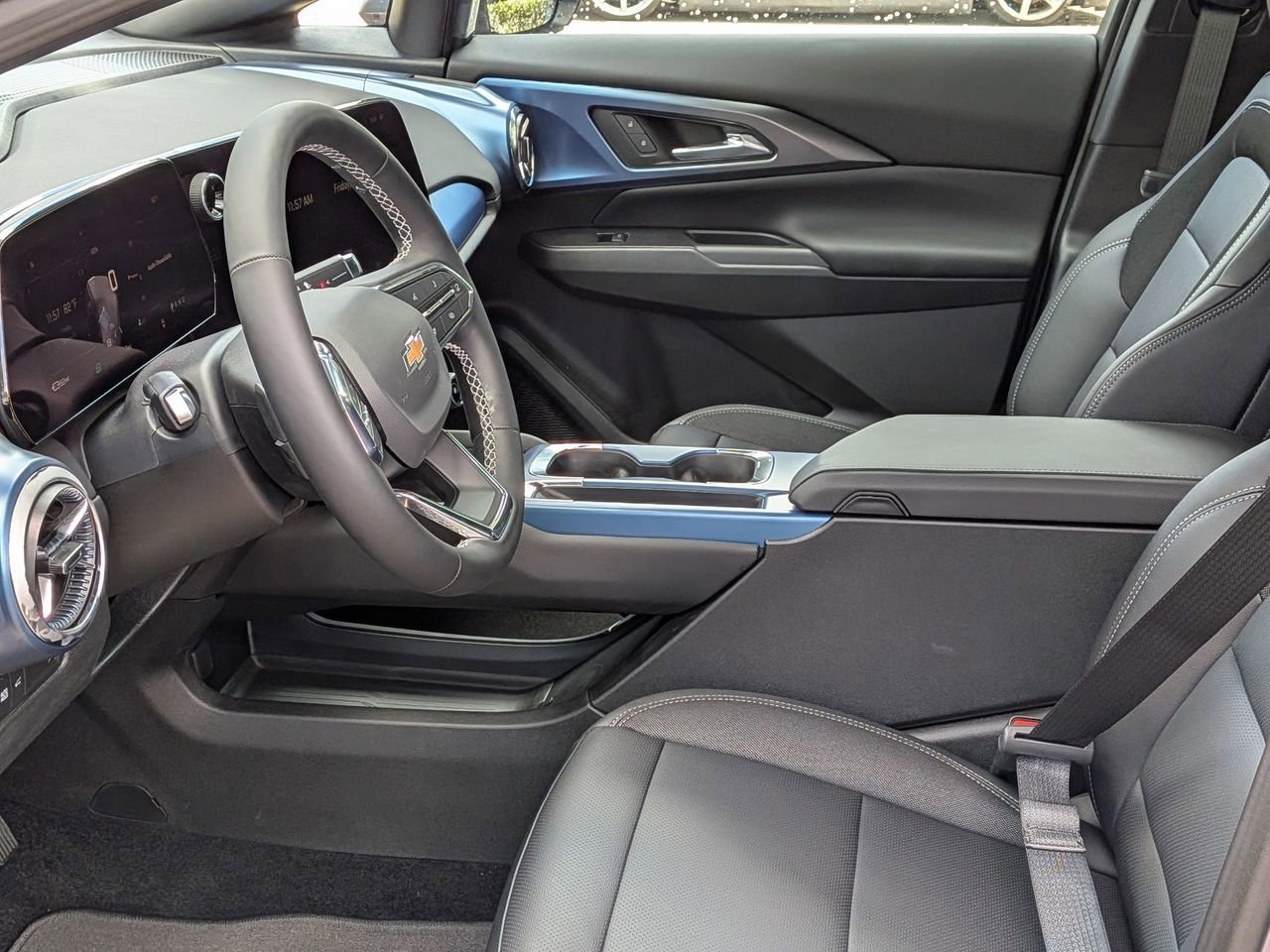 New 2026 Chevrolet Equinox EV LT image 18