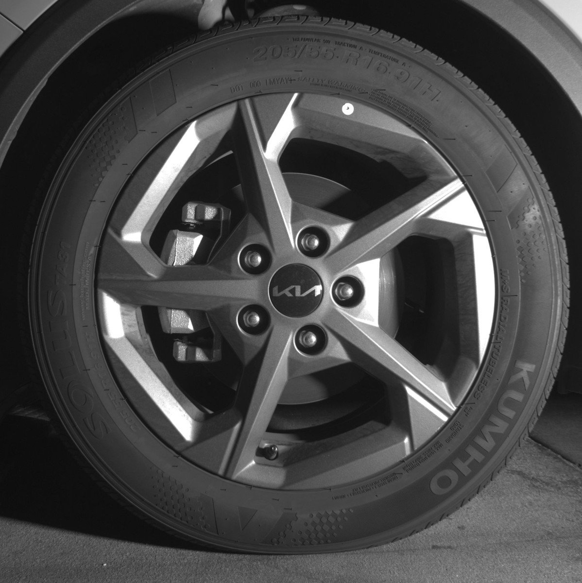 Used 2025 Kia K4 LXS image 12