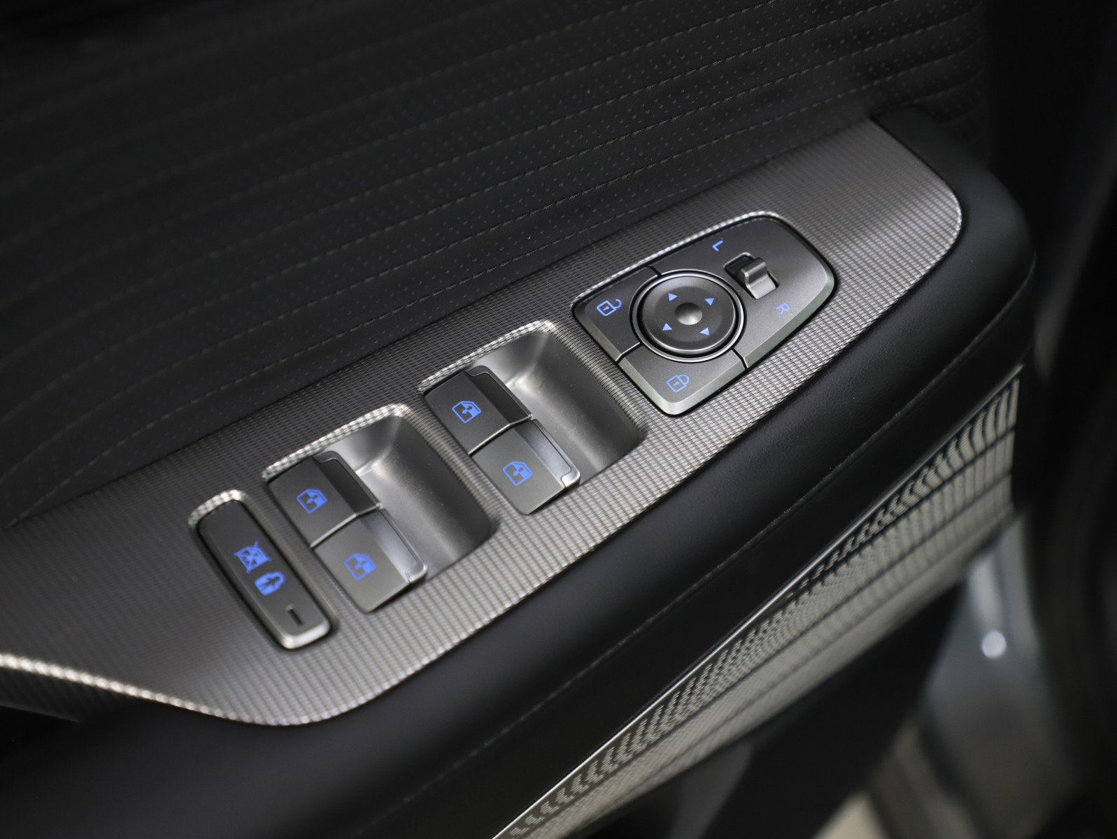 Used 2024 Hyundai Palisade Calligraphy image 23