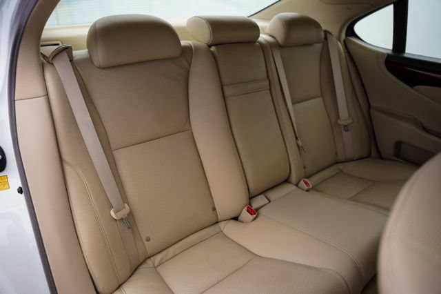 Used 2011 Lexus LS 460 AWD w/ Comfort Pkg image 27