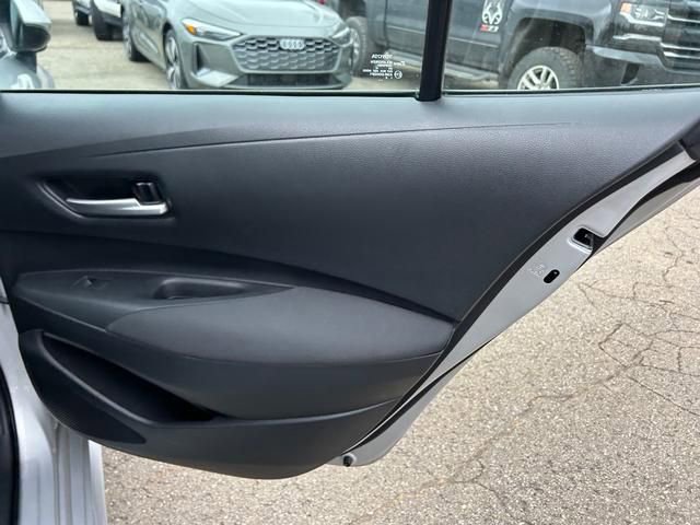 Used 2020 Toyota Corolla LE image 23