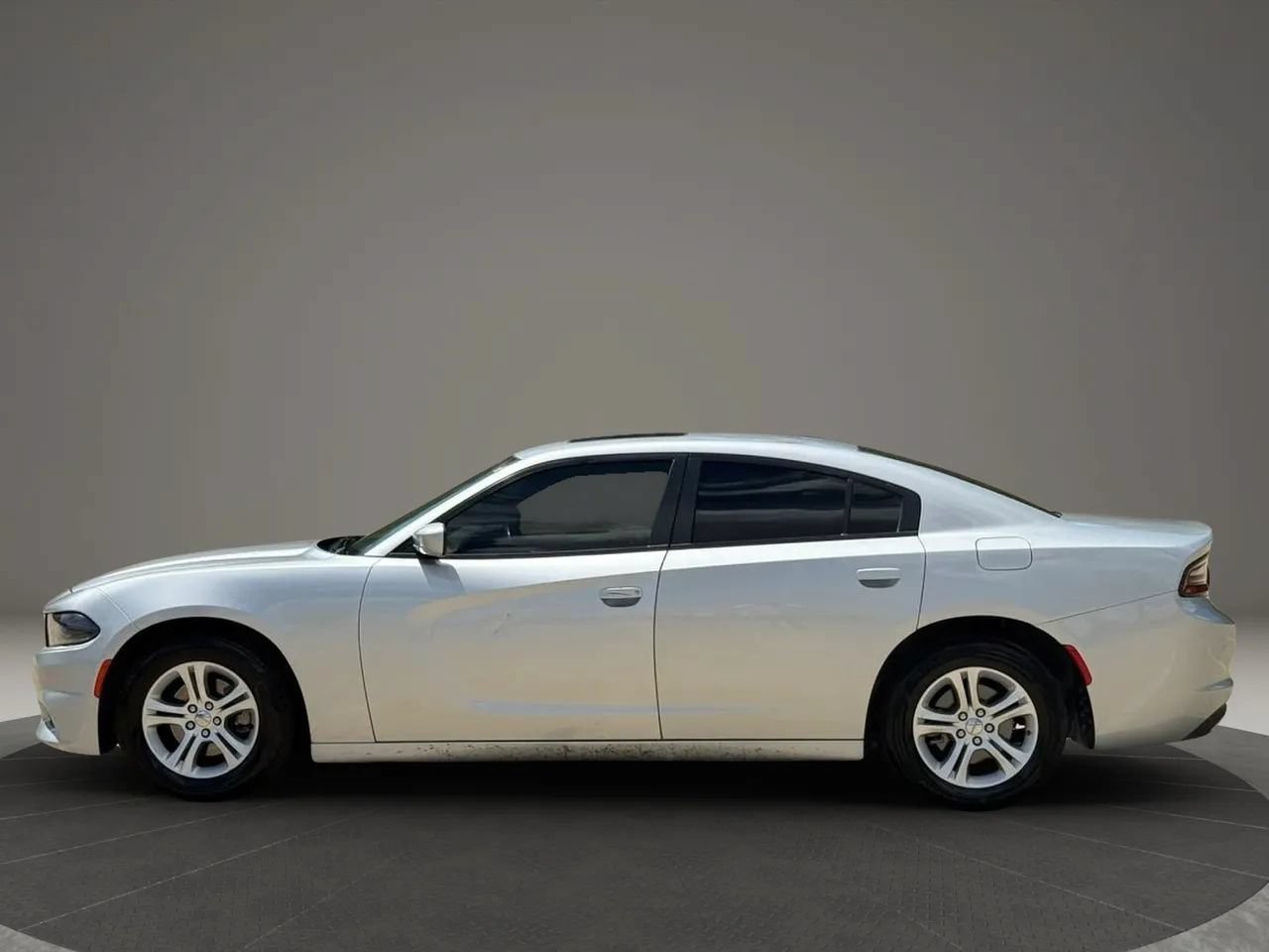 Used 2021 Dodge Charger SXT w/ Leather Interior Group RWD image 3