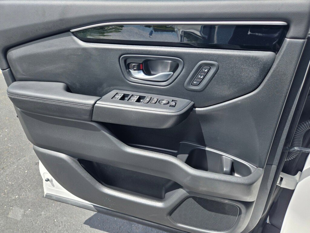 Certified 2025 Honda Pilot EX-L image 22