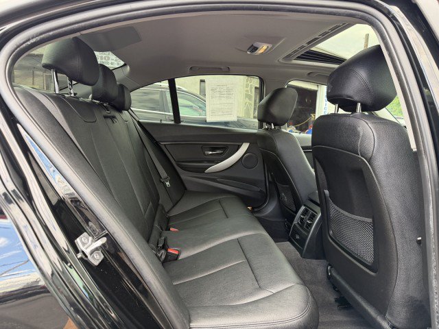 Used 2016 BMW 320i Sedan RWD image 16