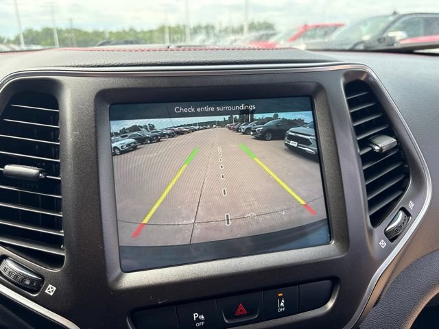Used 2022 Jeep Cherokee Trailhawk w/ Comfort/Convenience Group AWD/4WD image 49