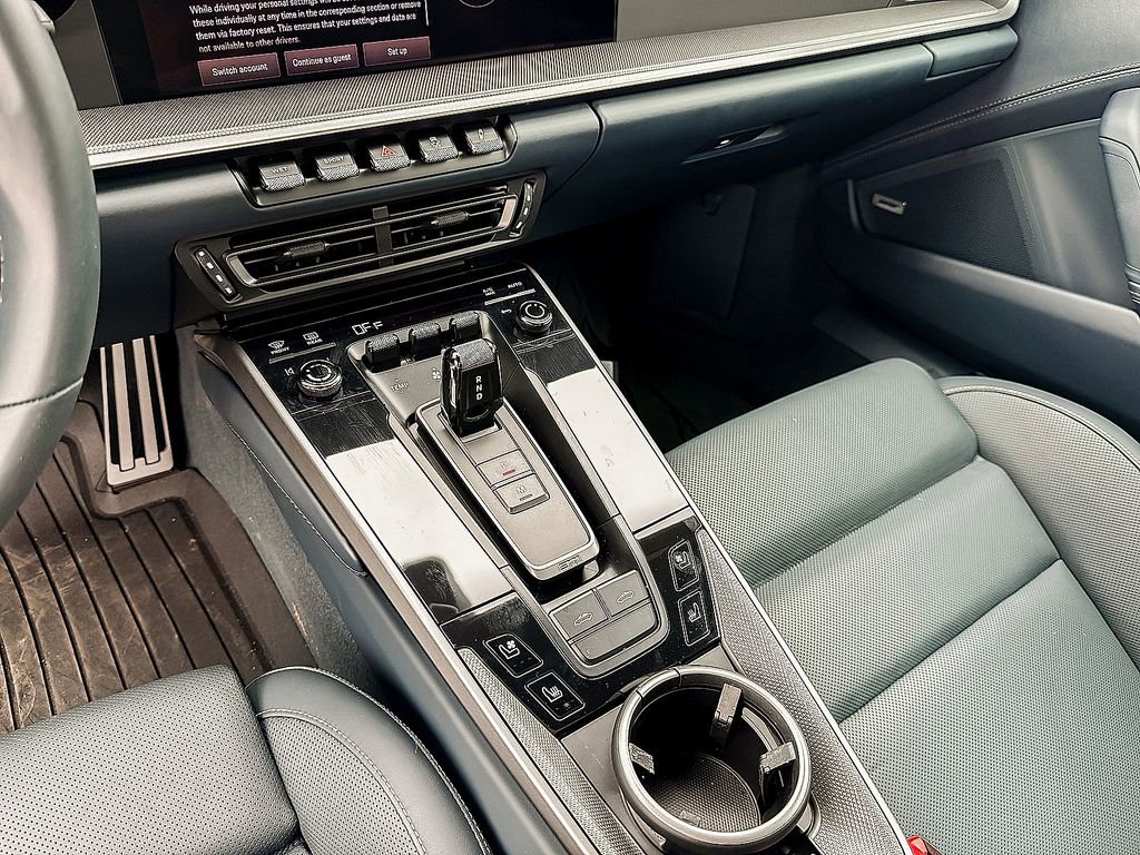 Used 2024 Porsche 911 Targa 4 w/ Premium Package image 28