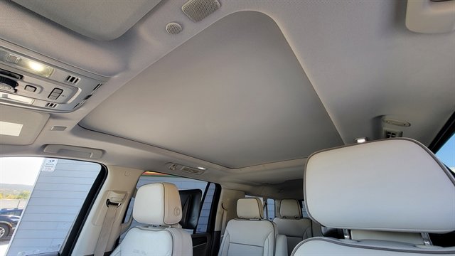 Used 2021 GMC Yukon XL Denali w/ Denali Premium Package image 44