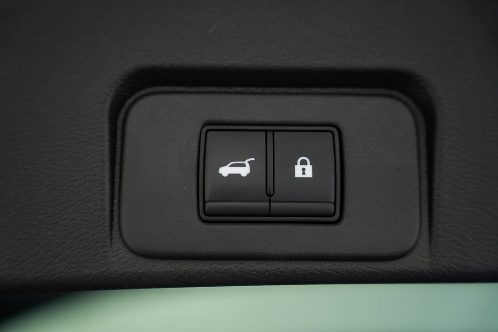 Used 2023 Nissan Rogue Platinum AWD/4WD image 13
