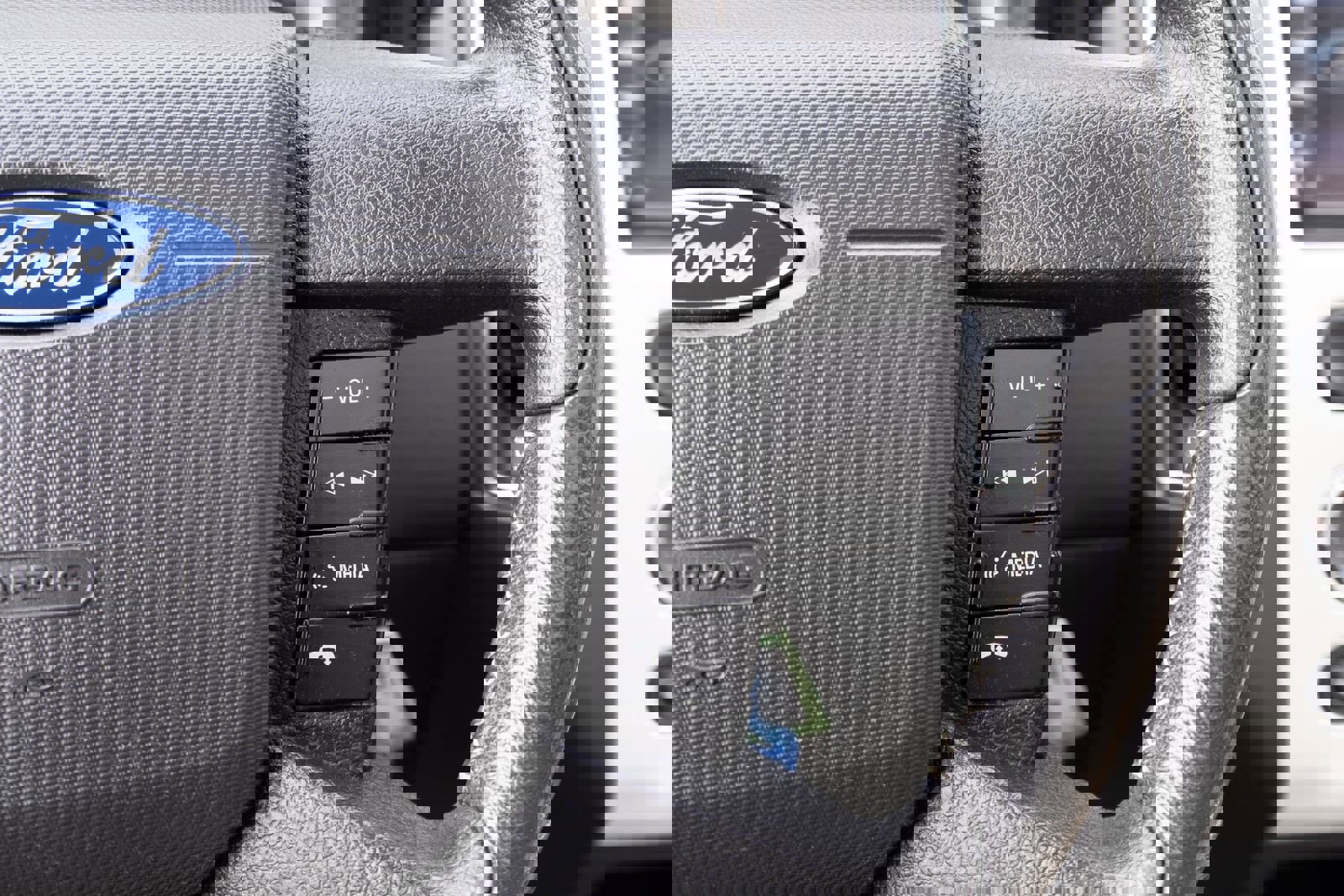 Used 2010 Ford Edge Limited image 7