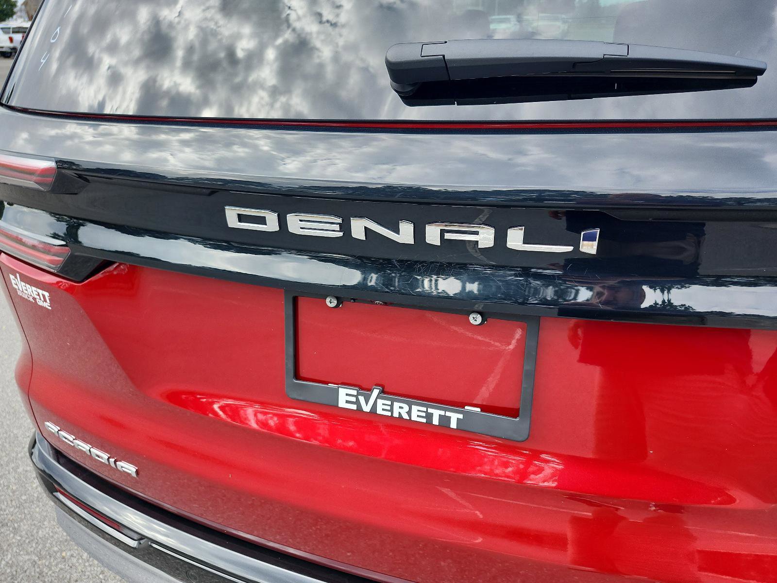 Certified 2025 GMC Acadia Denali image 4