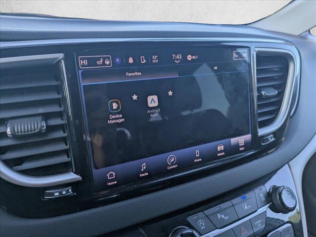 Used 2024 Chrysler Pacifica Touring-L FWD image 12