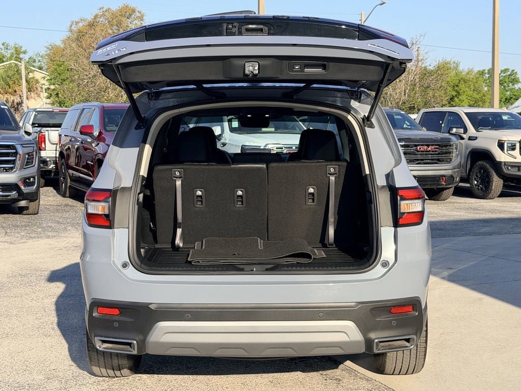 Used 2025 Honda Pilot Touring image 12
