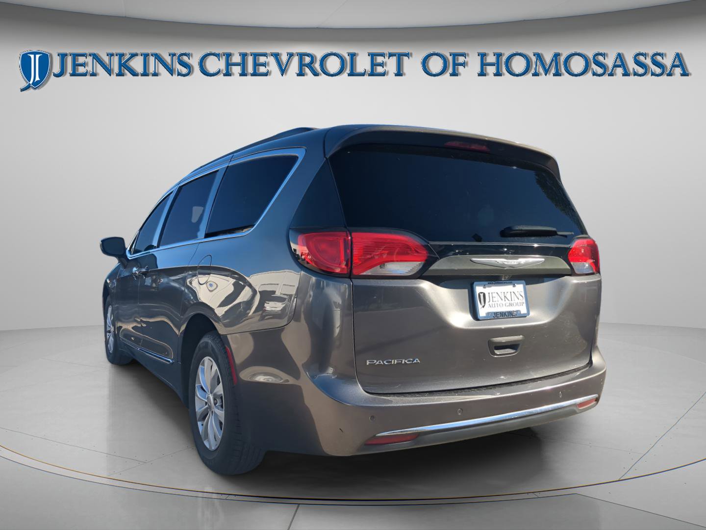 Used 2017 Chrysler Pacifica Touring-L image 5