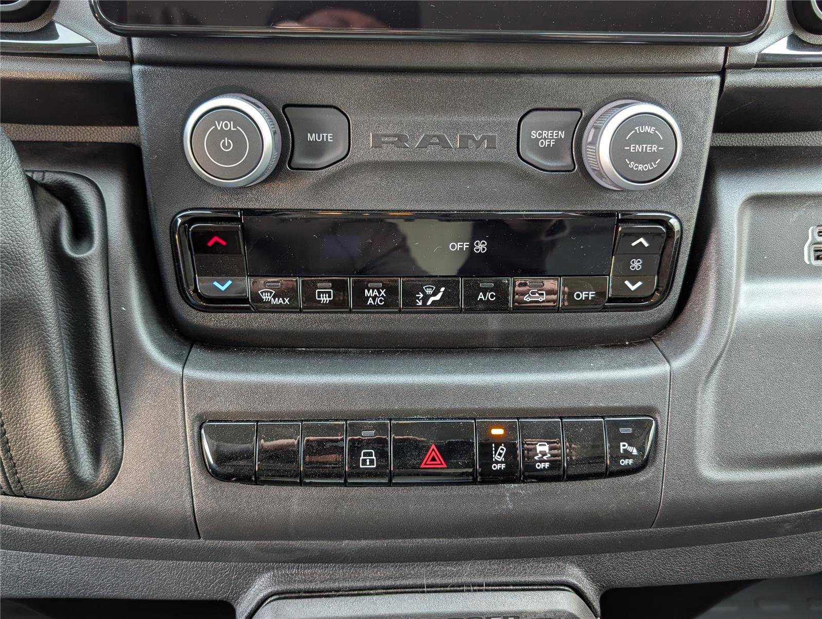 New 2026 RAM ProMaster 2500 w/ Premium Convenience Group image 21