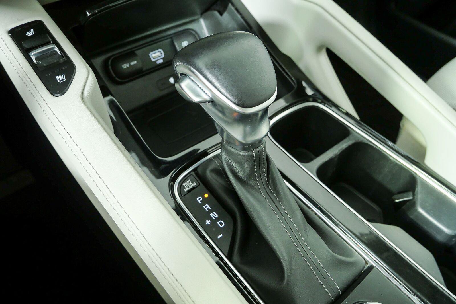 Used 2020 Kia Telluride EX w/ EX Premium Package FWD image 18