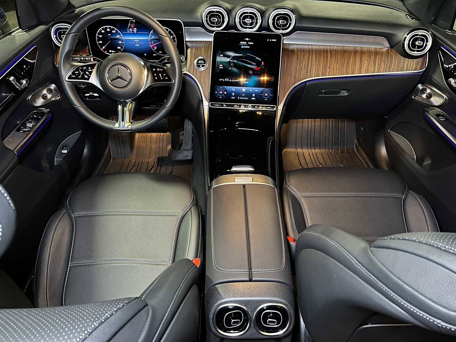 Certified 2025 Mercedes-Benz GLC 300 4MATIC image 44