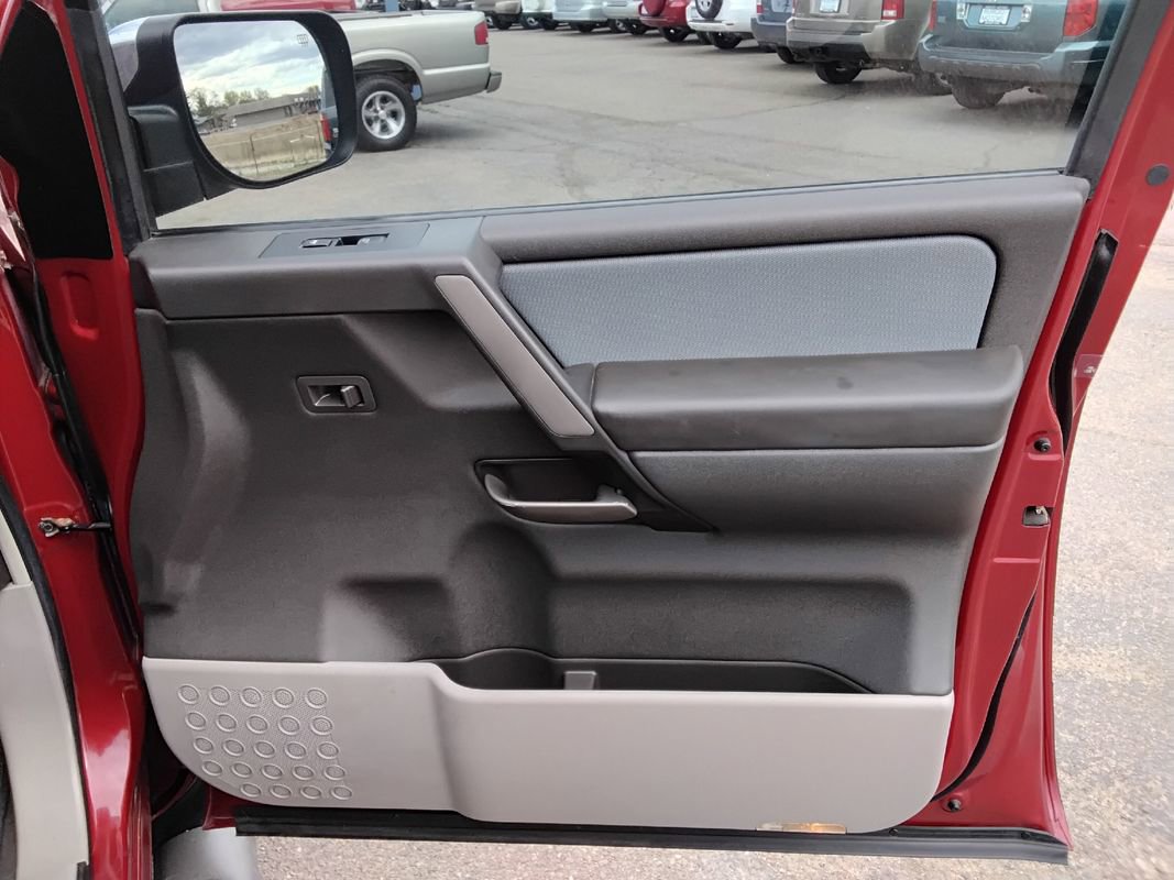 Used 2004 Nissan Titan SE AWD/4WD image 14