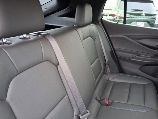 Used 2025 Buick Envista Sport Touring image 10