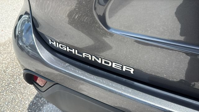 Used 2021 Toyota Highlander L FWD image 7