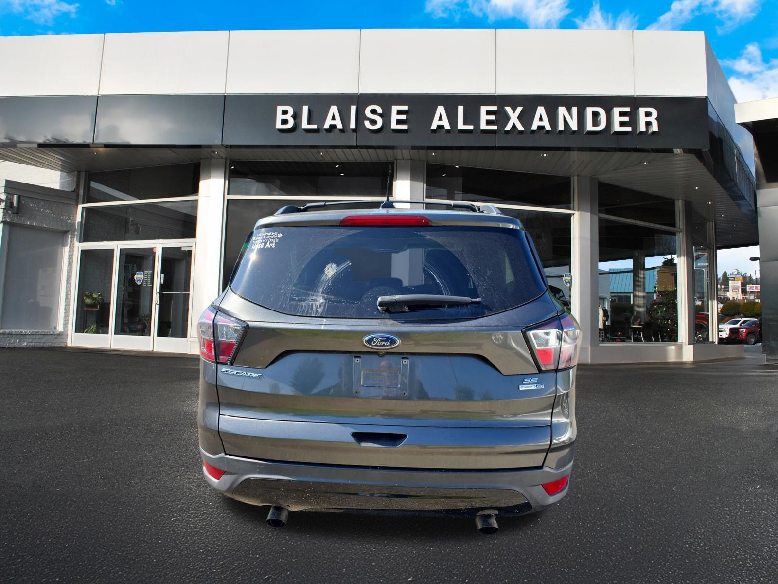 Used 2018 Ford Escape SE w/ SE Sport Appearance Package AWD/4WD video 4