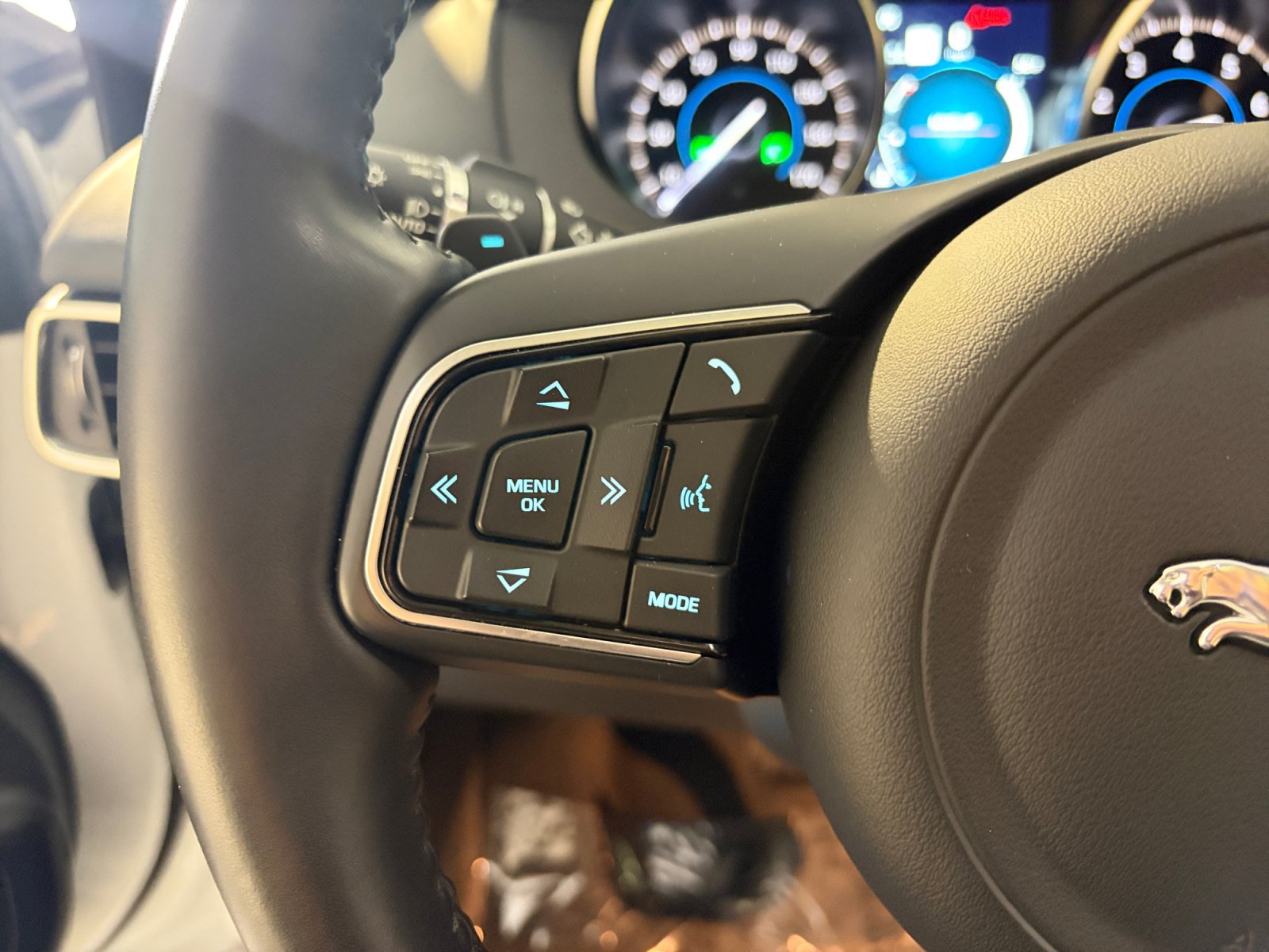 Used 2020 Jaguar F-PACE Premium AWD/4WD image 37