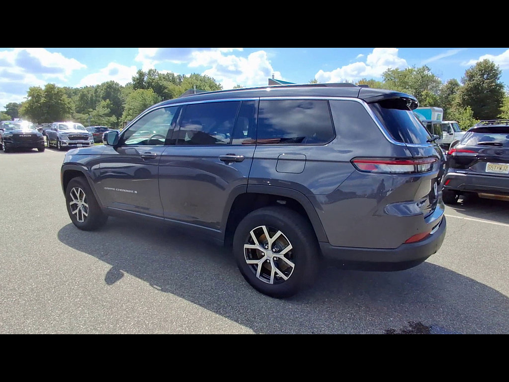 Used 2025 Jeep Grand Cherokee L Limited AWD/4WD image 6
