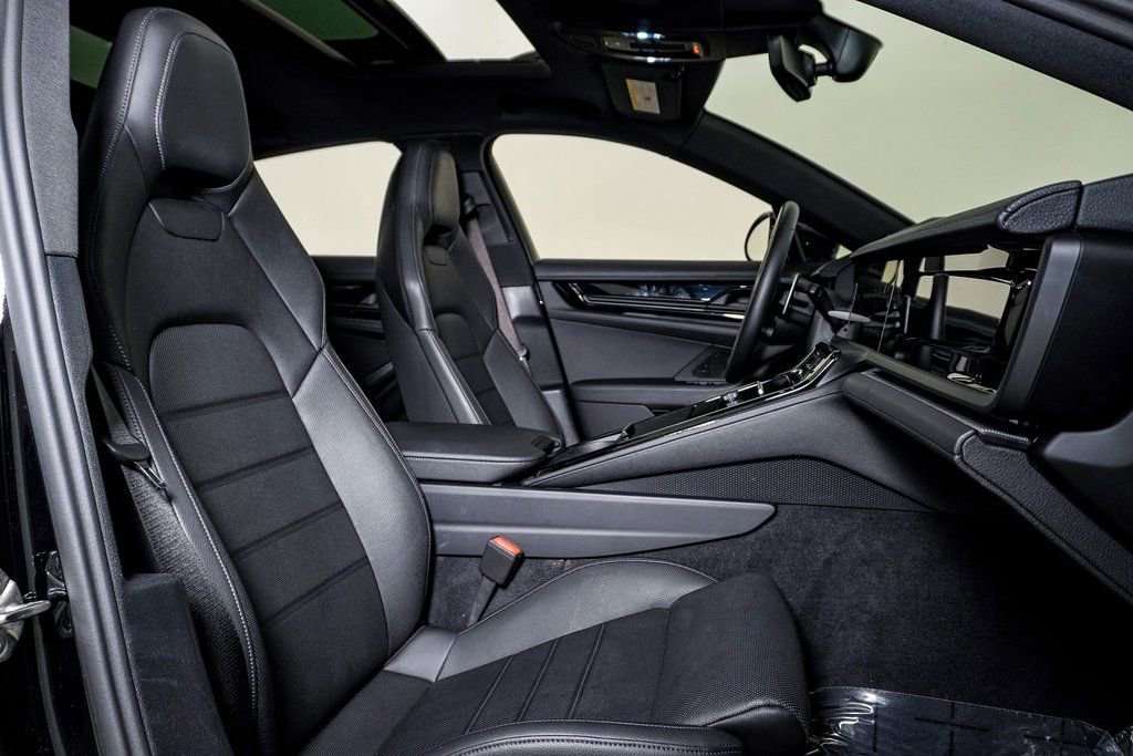 Used 2025 Porsche Panamera 4 image 15