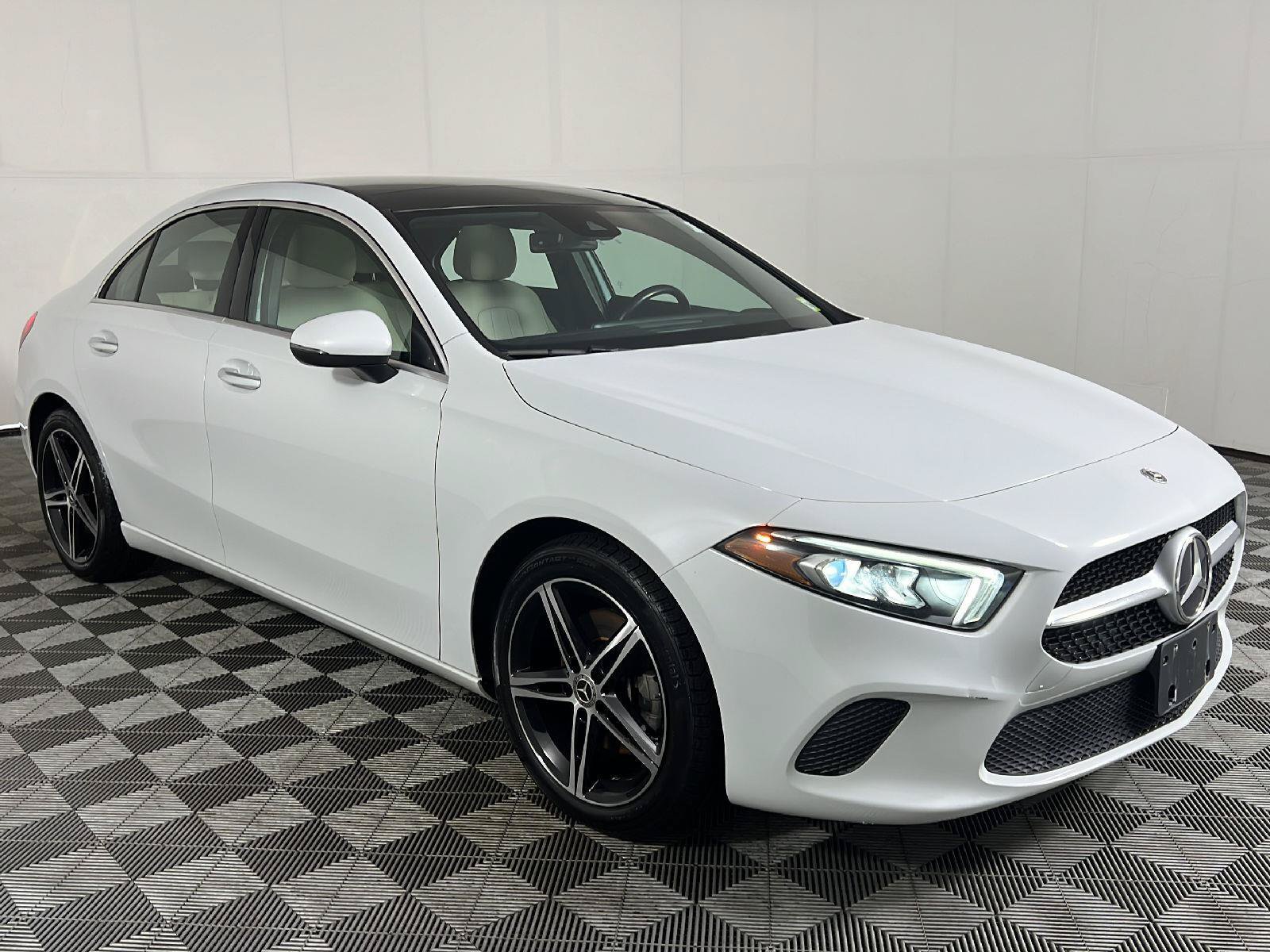 Used 2022 Mercedes-Benz A 220 4MATIC image 23