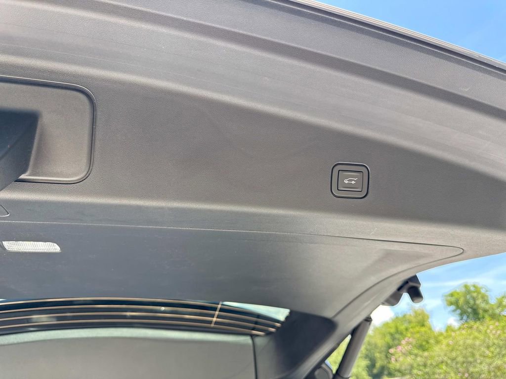 New 2026 Cadillac Vistiq Luxury image 10