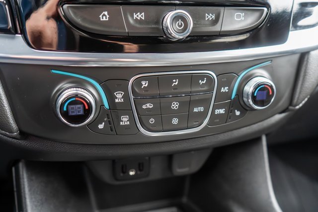 Used 2023 Chevrolet Traverse LT image 30